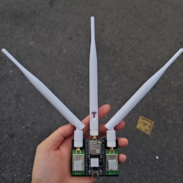 Alt view image 2 of 5 - ESP32 + NRF24L01 PA LNA 2.4G Wireless Module with Enhanced Antenna
