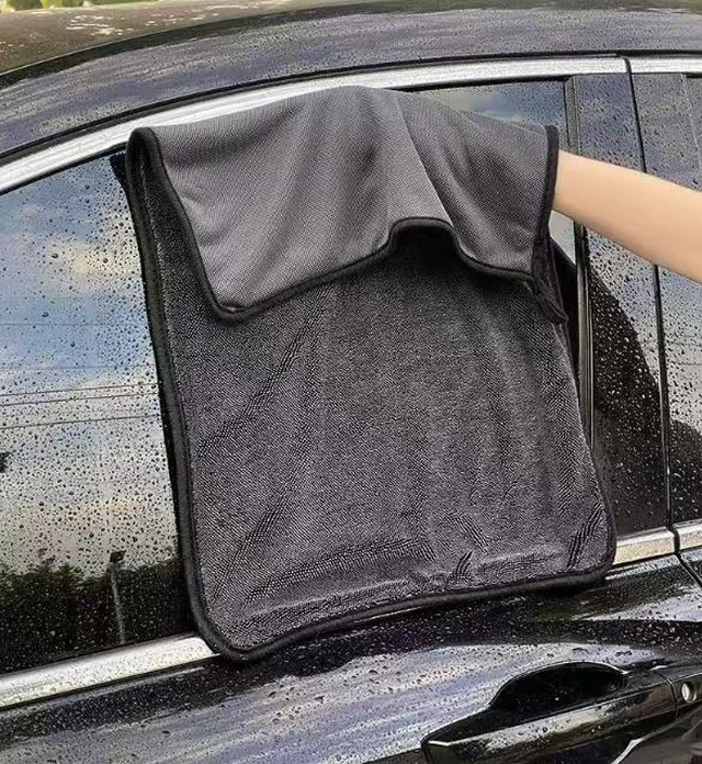 Alt view image 2 of 5 - Car cleaning towel - absorbs water without leaving marks - edge-sewn for car washing - special towel for single or double-sided use - small braided towel for absorbing water,Size:40*60