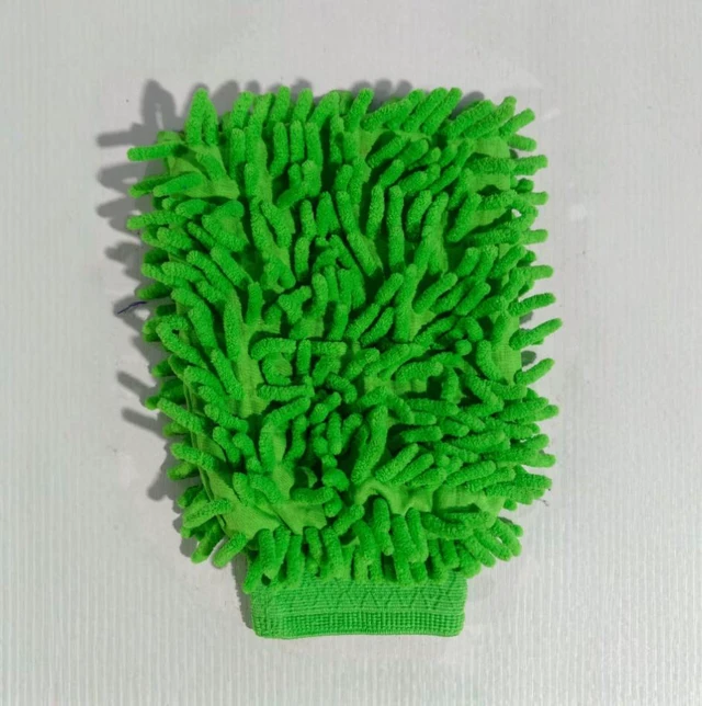 Alt view image 4 of 6 - Five-finger Snowyarn gloves are soft and won't damage the car paint. They are wash car tools featuring double-sided Snowyarn fabric and single-sided car polishing gloves. The factory is located here.