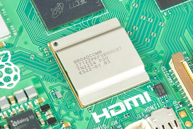 Alt view image 5 of 5 - Raspberry Pi 5 8GB
Modelo SC1112, procesador Cortex A76 de brazo de cuatro núcleos de 64 bits, 2.4 GHz, GPU VideoCore VII de 800 MHz