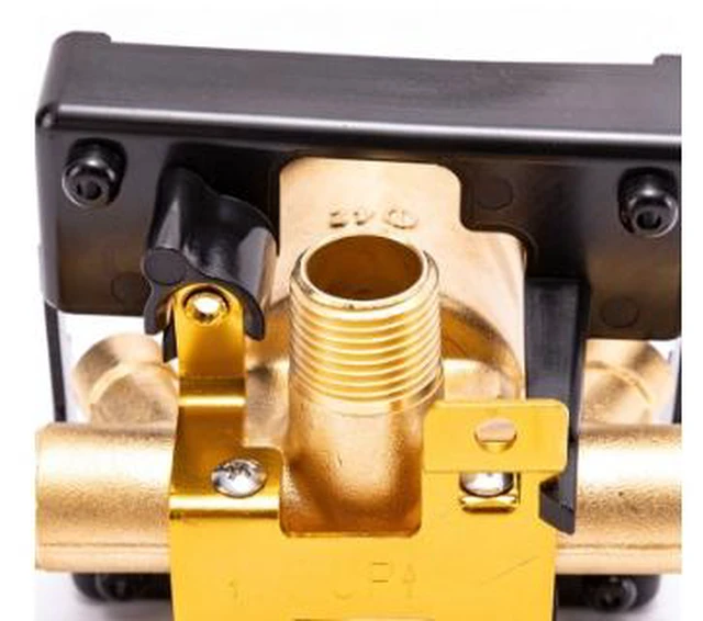 Alt view image 3 of 4 - Yahuo Brass Valve Body Splitter Cross-Over External Thread Four-way Valve Body Splitter