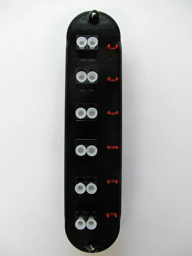Alt view image 3 of 3 - Corning CCH-CP12-D3 CCH 12-Fiber OM2 LC Duplex Black Adapter Panel