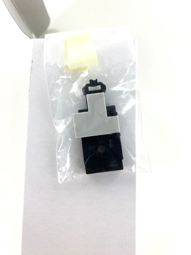 Alt view image 4 of 7 - Sumitomo Electric Lightwave Lynx2 SC/UPC Single-Mode Splice-On Fiber Optic Connectors, 250/900 µm, Box of 10