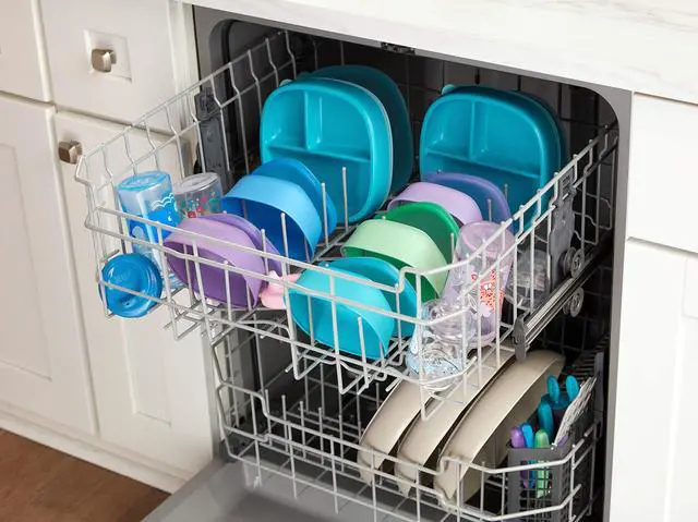 Alt view image 6 of 7 - Suction Plates and Lid