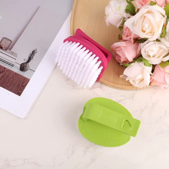 Alt view image 3 of 7 - 2pcs Vegetable Scrubber Brushes, 8x7x6.5cm/3.15x2.76x2.56in PP Material Fruit and Veggie Brush with Stiff Bristles and Handle for Potatoes Carrots & Fruits (Red & Green)
