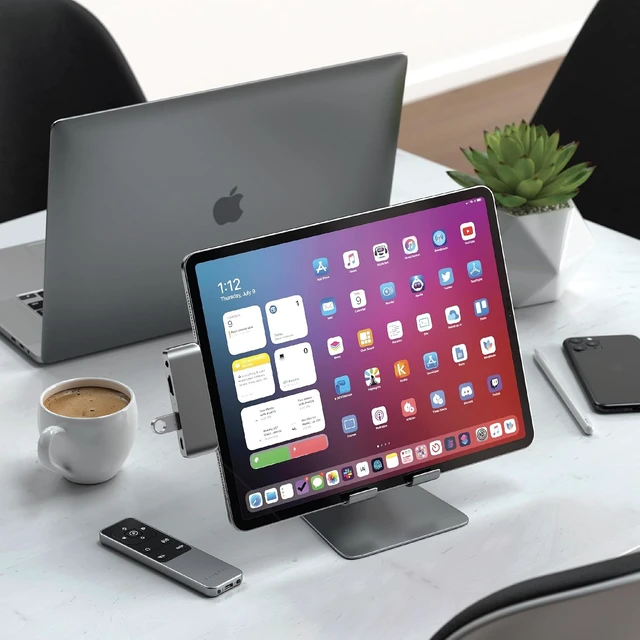 Alt view image 4 of 7 - Satechi R2 Bluetooth Remote Control, Presentation & Media Mode
For MacBook, iPad, not compatible with Windows 10/11