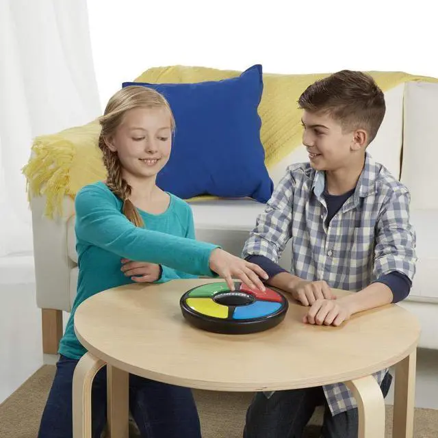 Alt view image 5 of 7 - Simon Electronic Memory Game