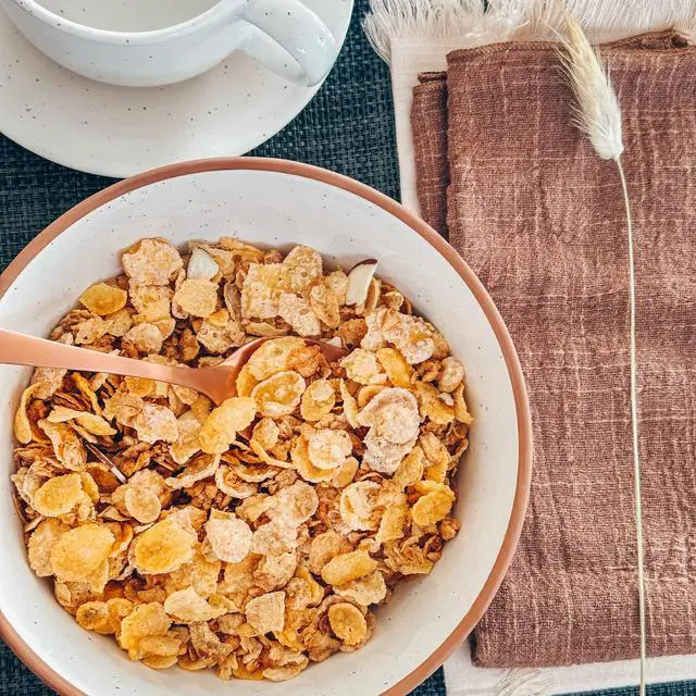 Alt view image 6 of 7 - Ceramic Bowls For Kitchen, 28oz - Bowl Set of 4 - For Cereal, Salad, Pasta, Soup, Dessert, Serving etc - Dishwasher, Microwave, and Oven Safe - For Breakfast, Lunch and Dinner - Vanilla White