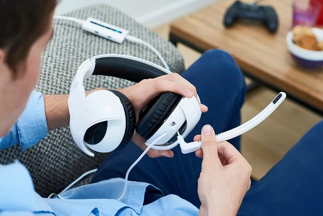 Alt view image 2 of 3 - Thrustmaster Y300CPX Wired Gaming Headset White (PC, PS4/5, XBOX Series X/S, ONE)
