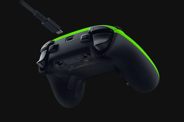 Alt view image 3 of 4 - Razer Wolverine V3 Pro Wireless Gaming Controller for Xbox and PC - Esports Green Edition