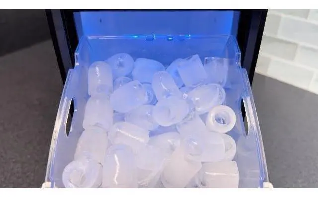 Main image of Kismile Ice Makers Countertop,26lbs in 24Hrs, Portable Ice Maker Machine with Self-Cleaning Function,Selectable Ice Size & Internal Lighting Desigh for Home/Kitchen/Bar