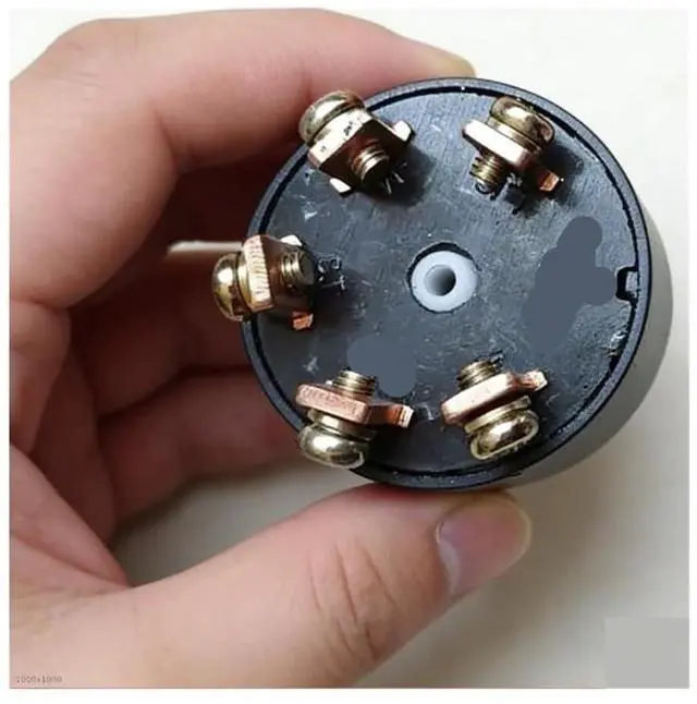 Alt view image 2 of 2 - Key Ignition Switch Compatible with EF12000E EF13000TE RGV12100 RGV13100T RGV14000 RGV17100T 066-00003-30