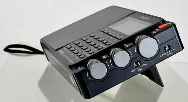 Alt view image 4 of 5 - PL880 Portable Digital PLL Dual Conversion AM/FM Longwave Shortwave Radio with SSB (Single Side Band) Reception
