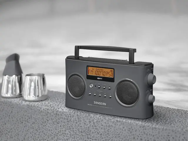 Alt view image 5 of 6 - PR-D15 Digital Portable Stereo RDS Receiver Gray