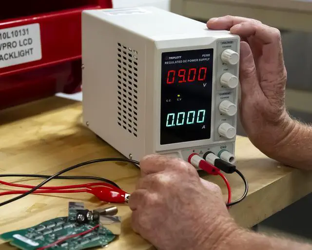 Alt view image 3 of 3 - PS305 Single Output 30V/5A DC Power Supply with Dual 4-Digit LED Displays