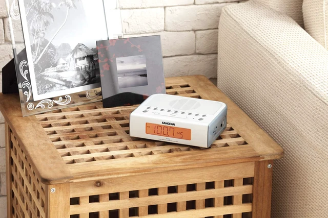 Alt view image 7 of 7 - RCR-5 Digital AM/FM Clock Radio, White
