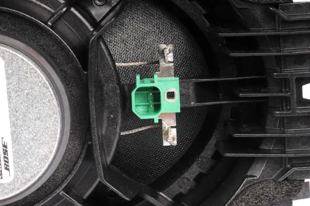 Alt view image 2 of 3 - 22753373 Front Door Radio Speaker