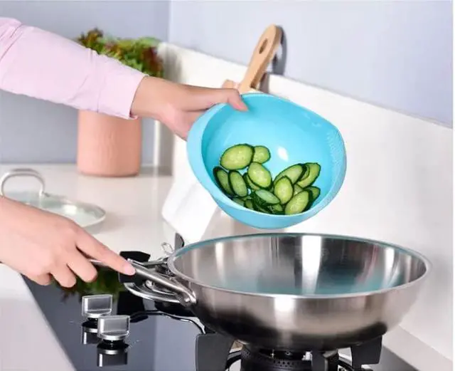Alt view image 3 of 6 - Kitchen Colander Bowl Combo Strainer for Rice, Pasta, Vegetables, Fruits (White)