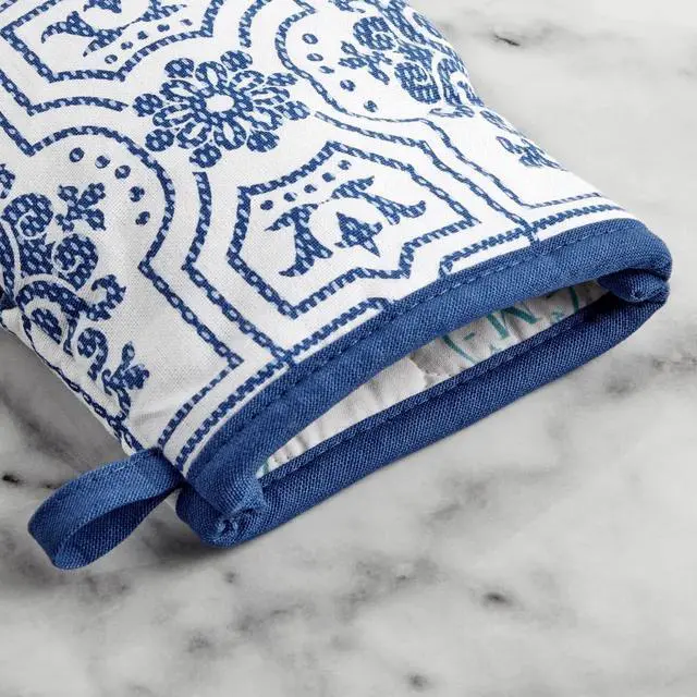 Alt view image 4 of 4 - Strie Medallion Mini Oven Mitt 2-Pack Set, Navy Blue, 5.5"X8"