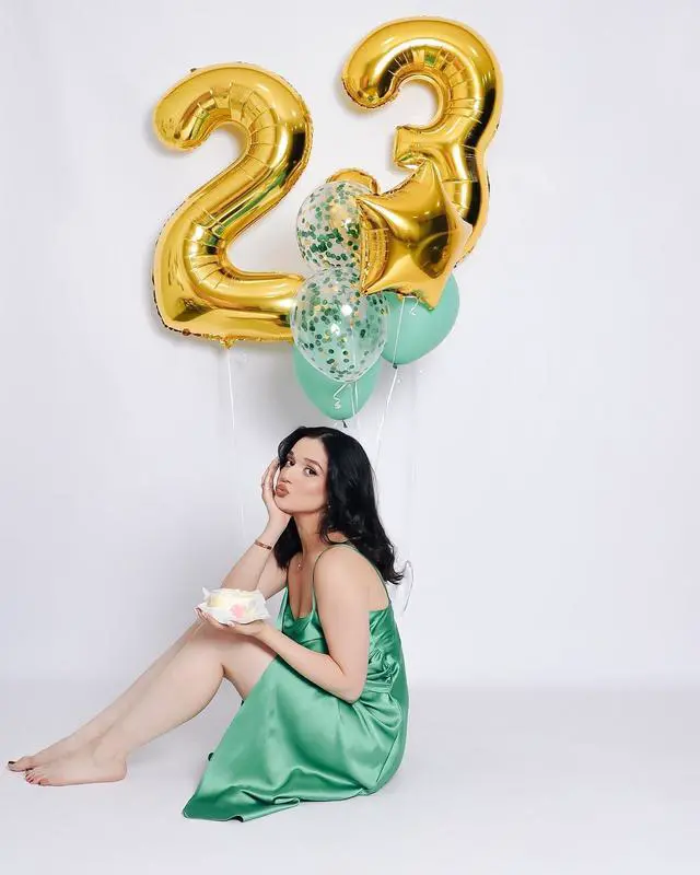 Alt view image 7 of 7 - Gold Number Balloon 40 Inch, 0 Number Balloons, 10 20 30 40 50 Numbers Balloon Birthday Decorations, Gold Party Supplies for Women Men