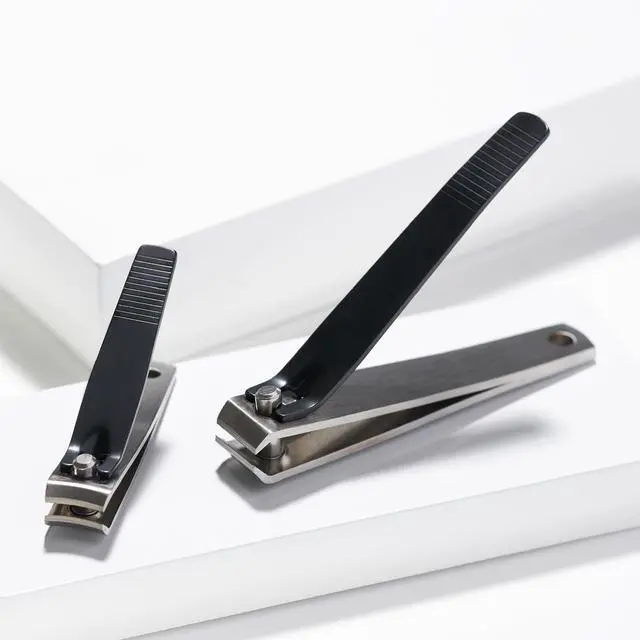 Alt view image 5 of 7 - Stainless Steel Combo Set with Fingernail and Toenail Clippers