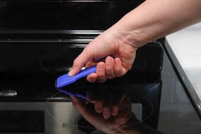 Alt view image 5 of 6 - Cooktop Scraper & Pad Kit for Glass-Ceramic Surfaces