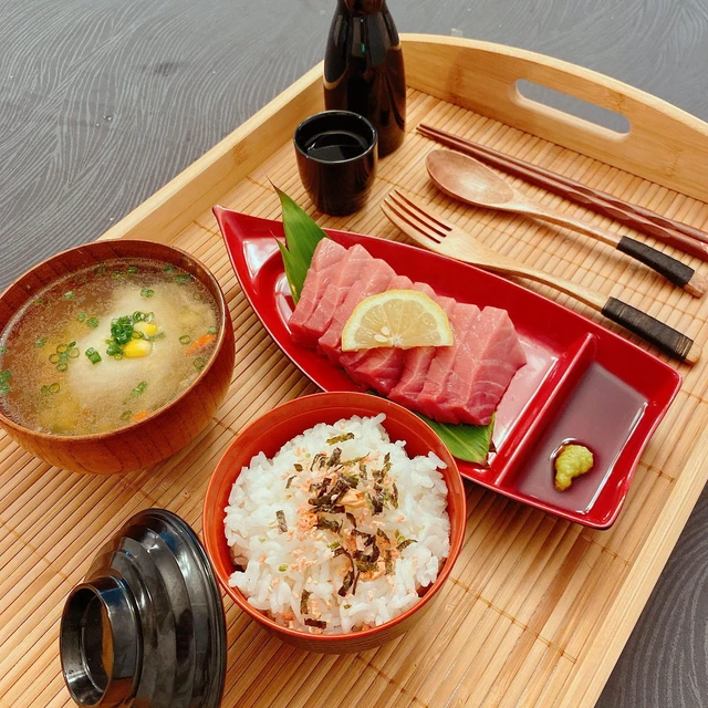 Alt view image 4 of 7 - 10 inch Sushi Boat Japanese Sashimi Sushi Serving Plate with Sauce Divider, Melamine Chip and Dip Plate for Snack, Appetizer, Red/Black, 1-Pack