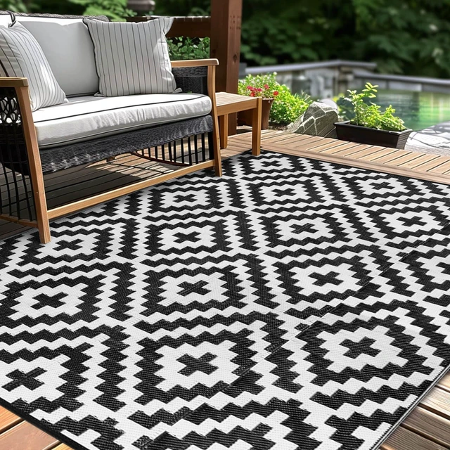Main image of Outdoor Patio Plastic Straw Rug - 4x6 ft Outdoor Camping Rug Waterproof Reversible, Area Carpet Patios Clearance RV, Outside Porch Balcony Deck for Camper, Black & White