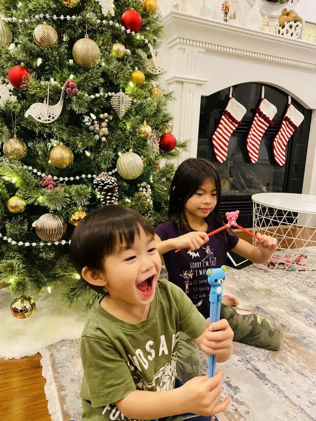 Alt view image 3 of 7 - Kids Training Chopsticks for Toddlers, Kids and Adults with 5 Pairs of Removable Finger Helpers, Animal Design, BPA-Free, Dishwasher-Safe (Bears 5-Pack)