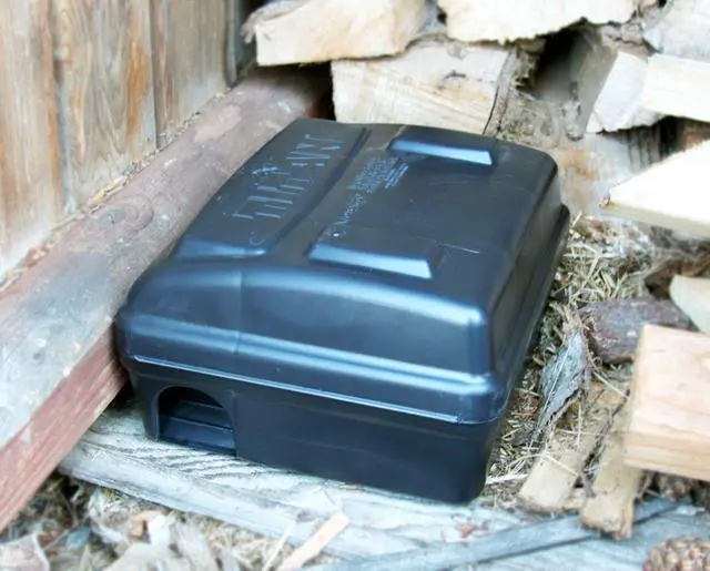 Alt view image 4 of 4 - Titan Rodent Bait Station | Commercial Grade Pest Control | Run Traps and Bait in Tandem | No Additional Securing Required