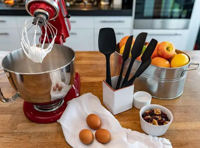 Alt view image 2 of 7 - Premium 600°F Heat Resistant 5 Piece Silicone Spatula Set for Baking, Cooking, Mixing - Non-Stick with High Grade S-Iron Steel Core - One Piece Seamless Design - BPA Free (Black)