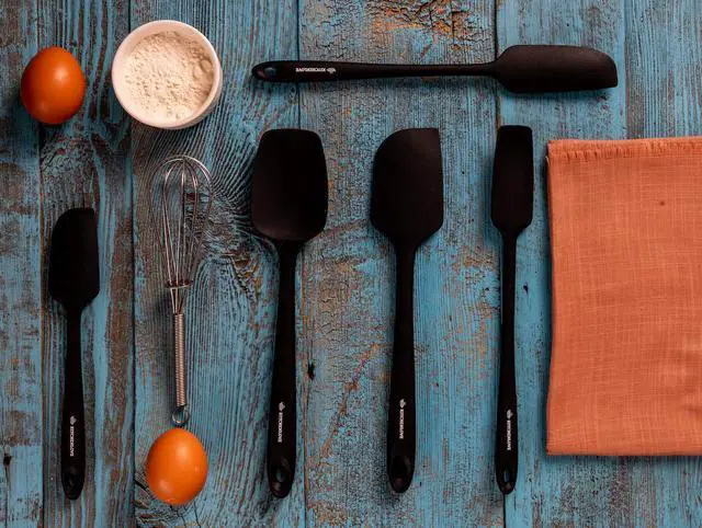 Alt view image 6 of 7 - Premium 600°F Heat Resistant 5 Piece Silicone Spatula Set for Baking, Cooking, Mixing - Non-Stick with High Grade S-Iron Steel Core - One Piece Seamless Design - BPA Free (Black)