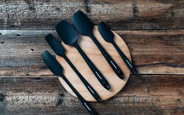 Alt view image 5 of 7 - Premium 600°F Heat Resistant 5 Piece Silicone Spatula Set for Baking, Cooking, Mixing - Non-Stick with High Grade S-Iron Steel Core - One Piece Seamless Design - BPA Free (Black)
