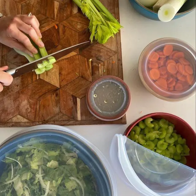 Alt view image 4 of 7 - Premium Reusable Silicone Stretch Lids, Clear, 4pk of 9, 6.5, 4.5, and 2.5 Lids, Airtight Seal, Food Container Covers, BPA Free, Leak-Free, Dishwasher Safe, Microwave Safe, Eco-Friendly