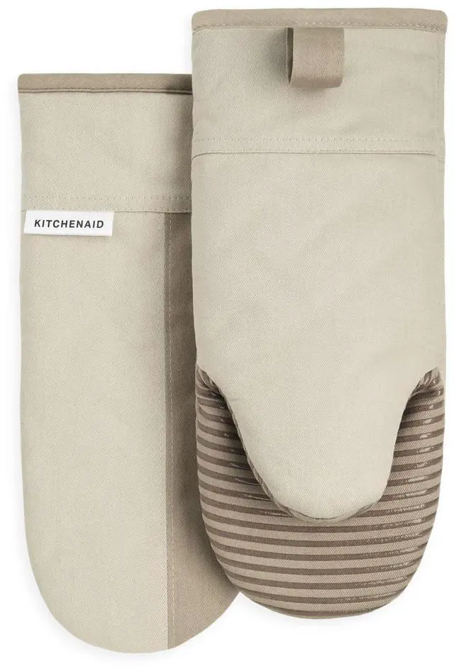 Main image of Beacon Two-Tone Non-Slip Oven Mitt Set, Milkshake/Beige, 5.75"x13", 2 Piece