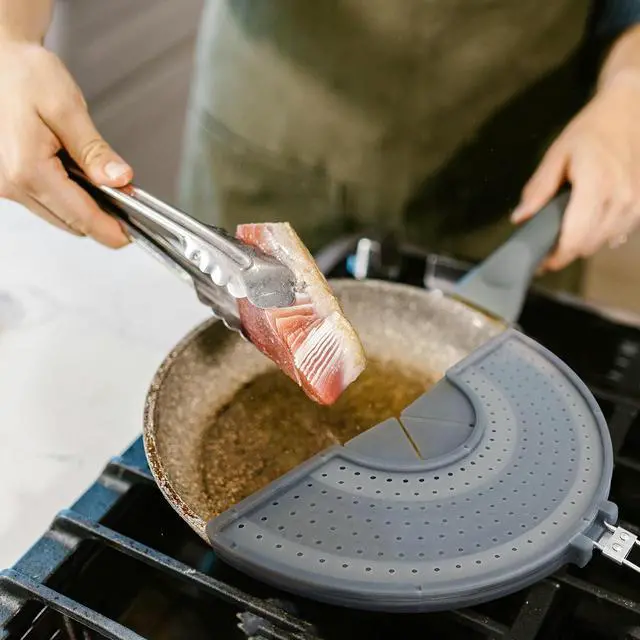 Alt view image 7 of 7 - Foldable Splatter Screen with Handle for 10-13" Pans, Silicone, BPA-Free,
