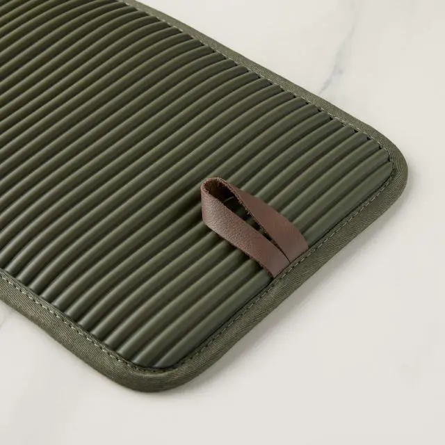 Alt view image 5 of 5 - Evergreen Design Series Herringbone Ribbed Soft Silicone Pot Holders 2-Pack Set, Heat Resistant up to 500°F, Flexible & Waterproof, Deep Forest Green, 7"x10"