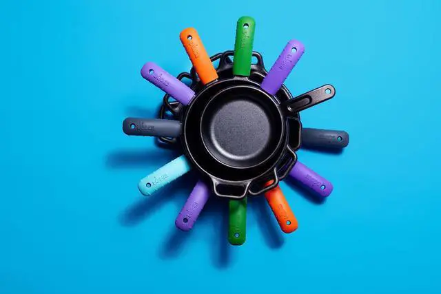 Alt view image 4 of 5 - Bold Silicone Hot Handle Holder - Dishwasher Safe Hot Handle Holder Upgraded Design for Lodge Bold Products Only - Heat Protection Up to 450 - Fresh Green