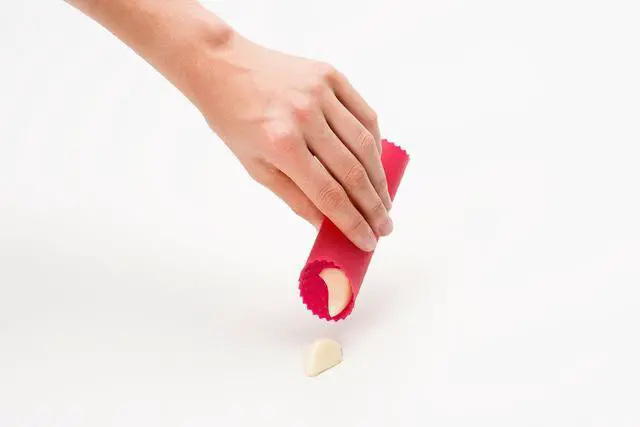 Alt view image 4 of 7 - Garlic Peeler - Silicone Garlic Peeler Tube Roller for Easy Garlic Skin Removal - Dishwasher Safe - Perfect for Gift & Essential Kitchen Gadgets - Red