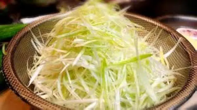 Alt view image 5 of 6 - Green Onion Shredder, Japanese Negi Cutter Vegetable Slicer with Stainless Steel Multi-Blade, Herb & Scallion Cutter Tool for Garnish, Ramen, Salad & Kitchen Prep