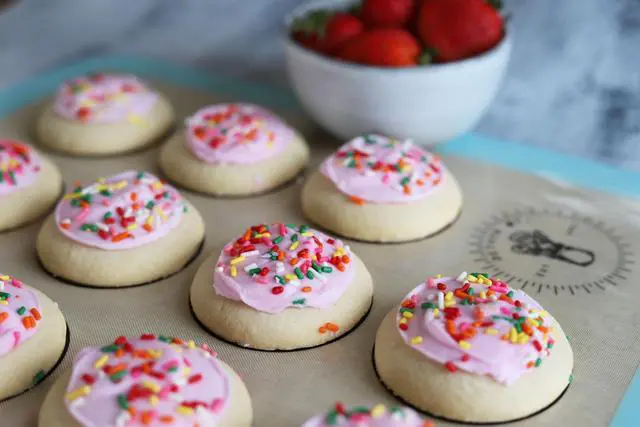Alt view image 4 of 7 - Silicone Baking Mats For Cookies, Full Size Baking Sheet Liners, Pack Of 2, 16 X 24 Inch (40 x 60 cm), Non-Stick, Baking Mats Silicone, Perfect For Baking Macarons Cookies And Cakes