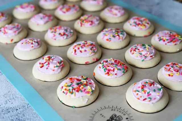Alt view image 5 of 7 - Silicone Baking Mats For Cookies, Full Size Baking Sheet Liners, Pack Of 2, 16 X 24 Inch (40 x 60 cm), Non-Stick, Baking Mats Silicone, Perfect For Baking Macarons Cookies And Cakes