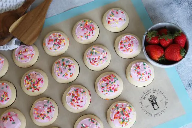 Alt view image 3 of 7 - Silicone Baking Mats For Cookies, Full Size Baking Sheet Liners, Pack Of 2, 16 X 24 Inch (40 x 60 cm), Non-Stick, Baking Mats Silicone, Perfect For Baking Macarons Cookies And Cakes