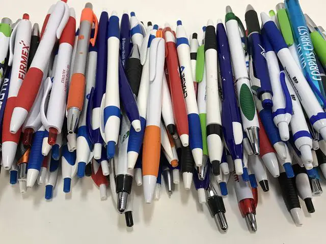 Main image of 175 Lot Misprint Ink Pens, Ball Point, Plastic, Retractable