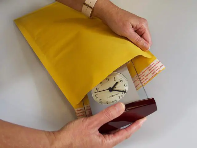 Alt view image 2 of 2 - IPG Eco-lite #2 ELSS2 Golden Kraft Self Seal Bubble Mailer, 8.5" x 12" (Case of 100)
