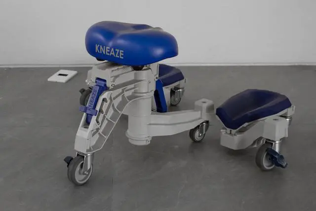 Alt view image 5 of 7 - Rolling Knee Pads - Compact Design, Ergonomic Comfort, Versatile Storage, Durable Construction