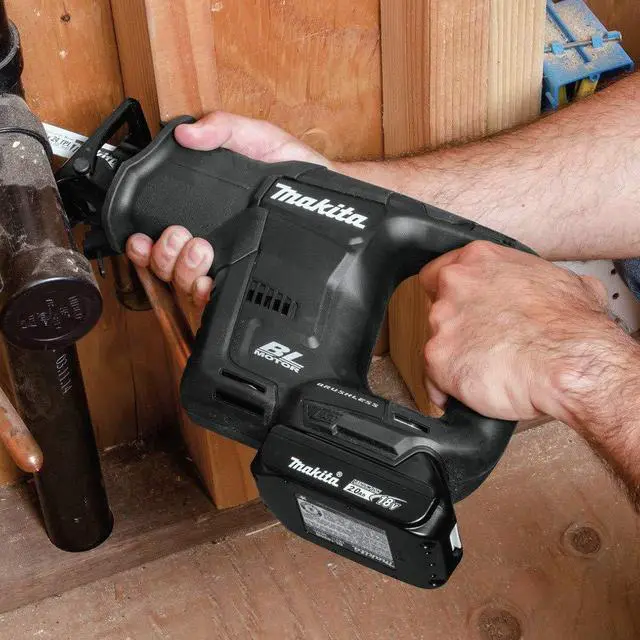 Alt view image 6 of 6 - XRJ07R1B 18V LXT Lithium-Ion Sub-Compact Brushless Cordless Recipro Saw Kit (2.0Ah)