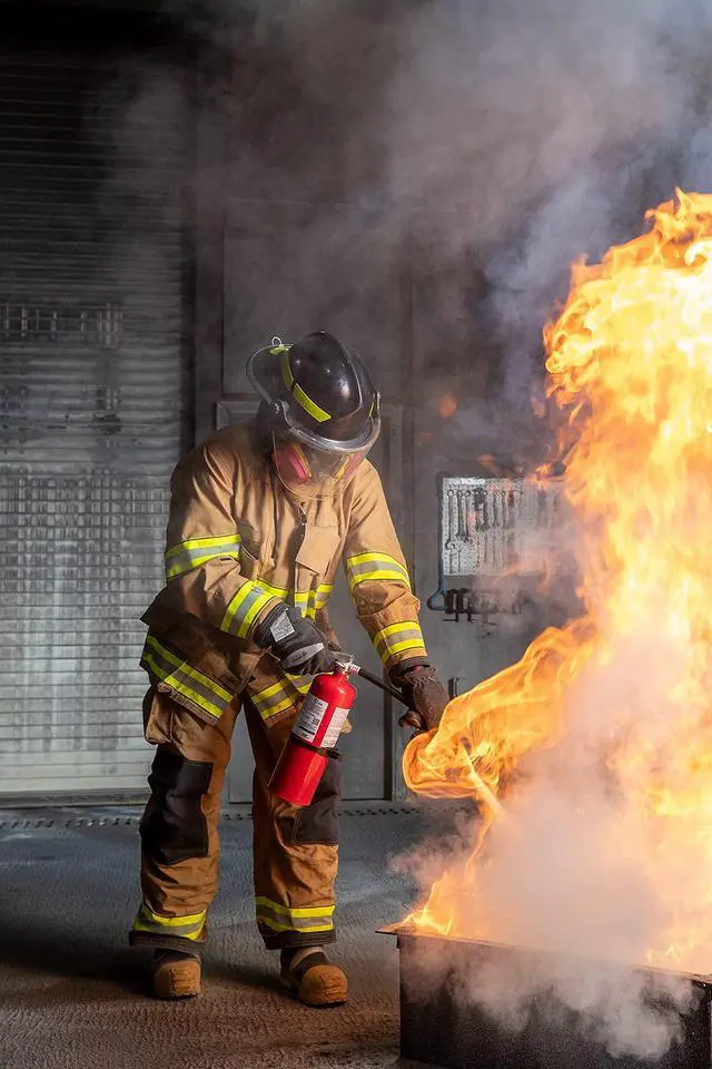 Alt view image 4 of 6 - B500, 5lb ABC Dry Chemical Class A B C Fire Extinguisher (3, 7.25" W X 4.25" D X 15.25" H)