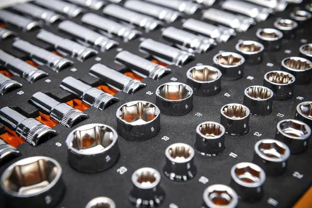 Alt view image 5 of 6 - 104 Piece 3/8 Drive Master Metric Socket Set in Foam Storage Tray - GWMSSKT38MM