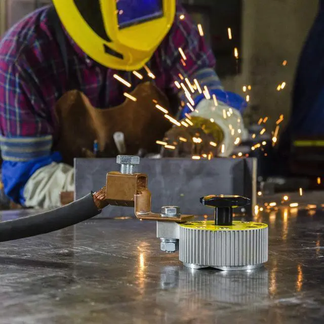 Alt view image 3 of 5 - 600 Amp Switchable Magnetic Welding Ground Clamp - Heavy Duty On/Off Grounding - 200+ lb Hold Force